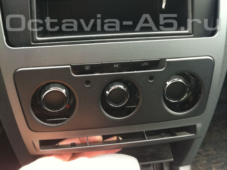 снятие аудио-системы Skoda Octavia a5